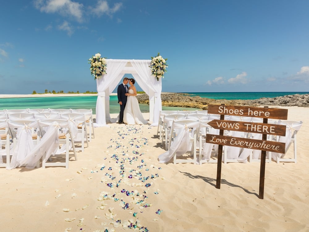 A couple getting married at Atlantis Paradise Island resort in Nassau