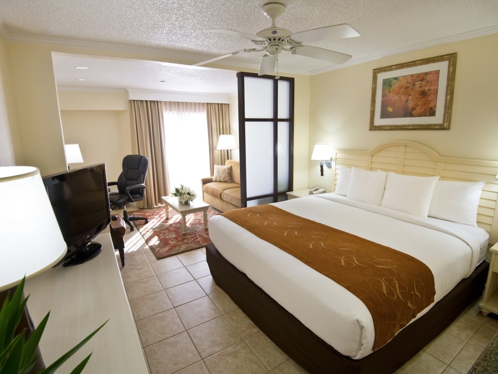 Comfort Suites Paradise Island hotel room 