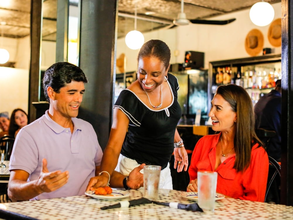 couple eating a restaurant