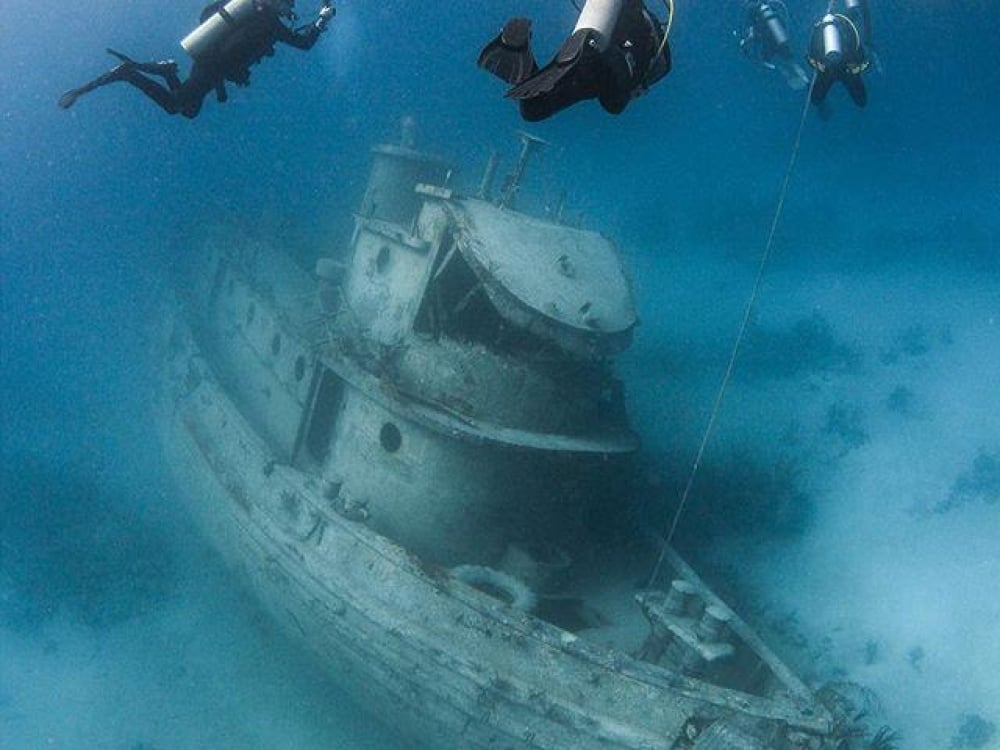 Scuba diving, The Anthony Bell Wreck, Nassau Paradise Island, The Bahamas
