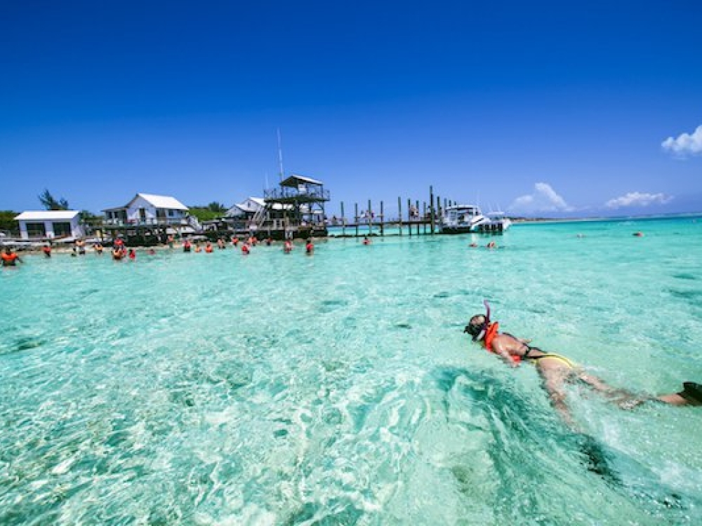 Snorkel the clear waters of The Bahamas with Powerboat Adventures. 