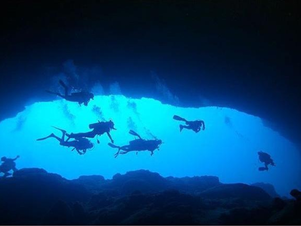 Scuba diving, The Lost Blue Hole, Nassau Paradise Island, The Bahamas