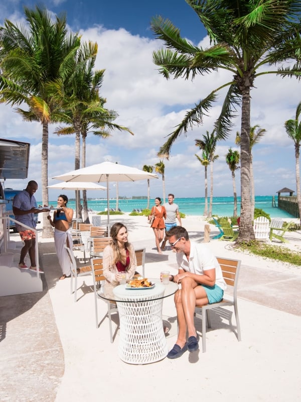 A couple dining in Nassau Paradise Island