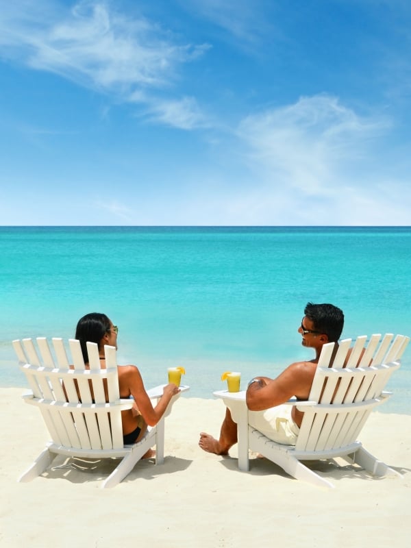 A couple on Cabbage Beach in Nassau Paradise Island