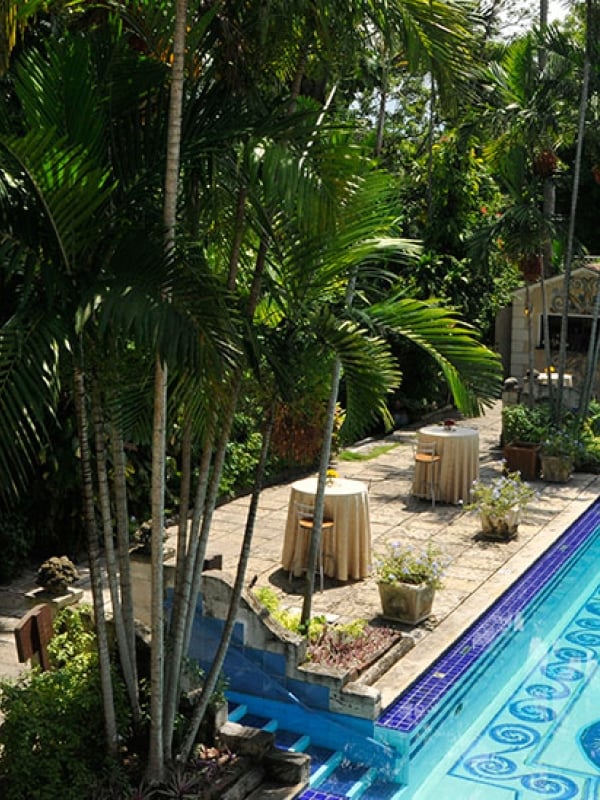 A meeting set-up by the pool at Graycliff Hotel