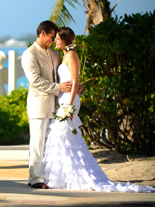 A couple getting married at Sandals Royal Bahamian